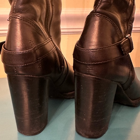 Charles David Black leather heeled boot - Picture 3 of 10